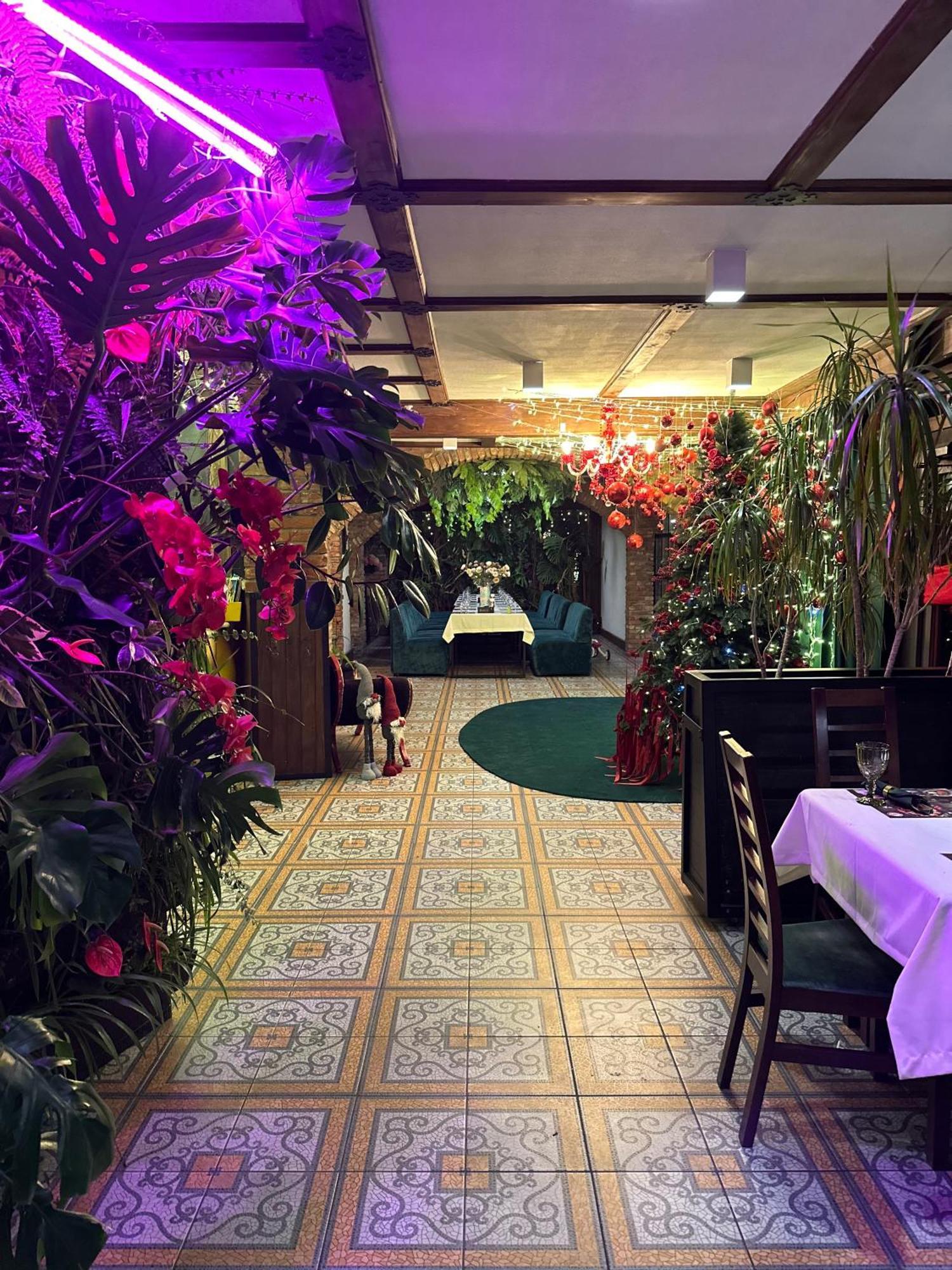 кузня басейн включено 酒店 Mateyevtsy